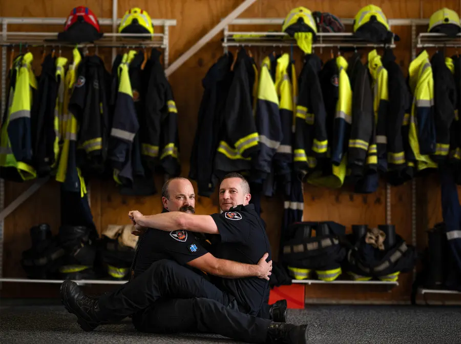 Invercargill Duo's Cheesy Photos Aim to Boost Charity Fundraising
