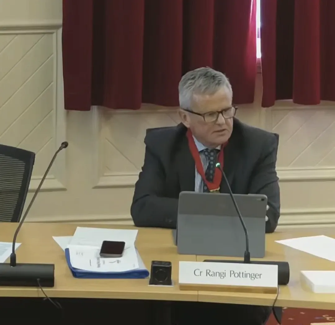 Councillor Brands Mayor's Answer a Soliloquy