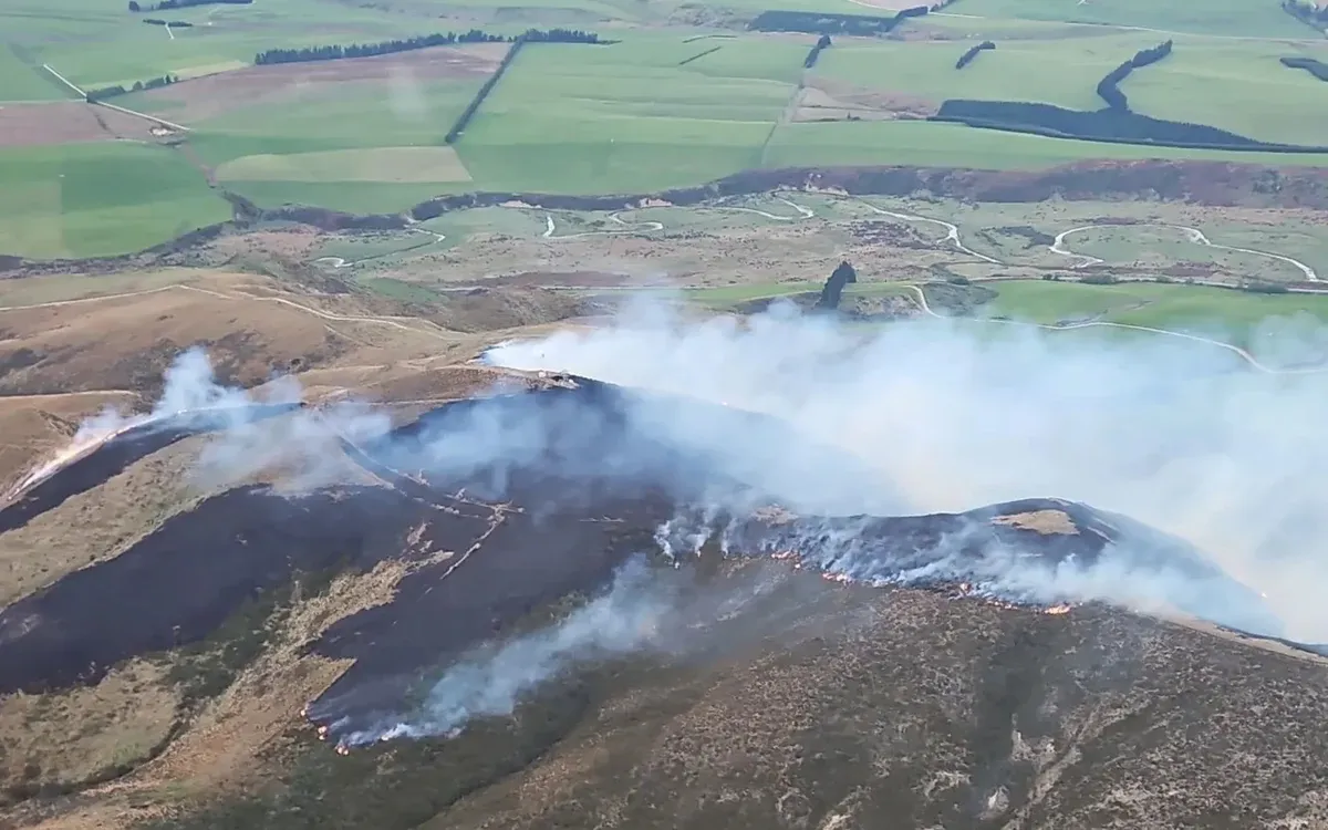 Six Choppers Battle Blaze Near Te Anau