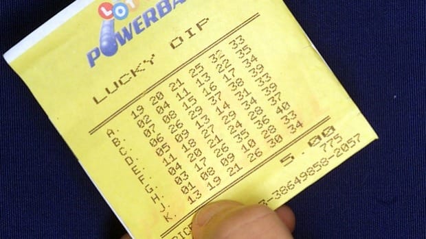 Santa Visits Five Lotto Player With Christmas Eve Win