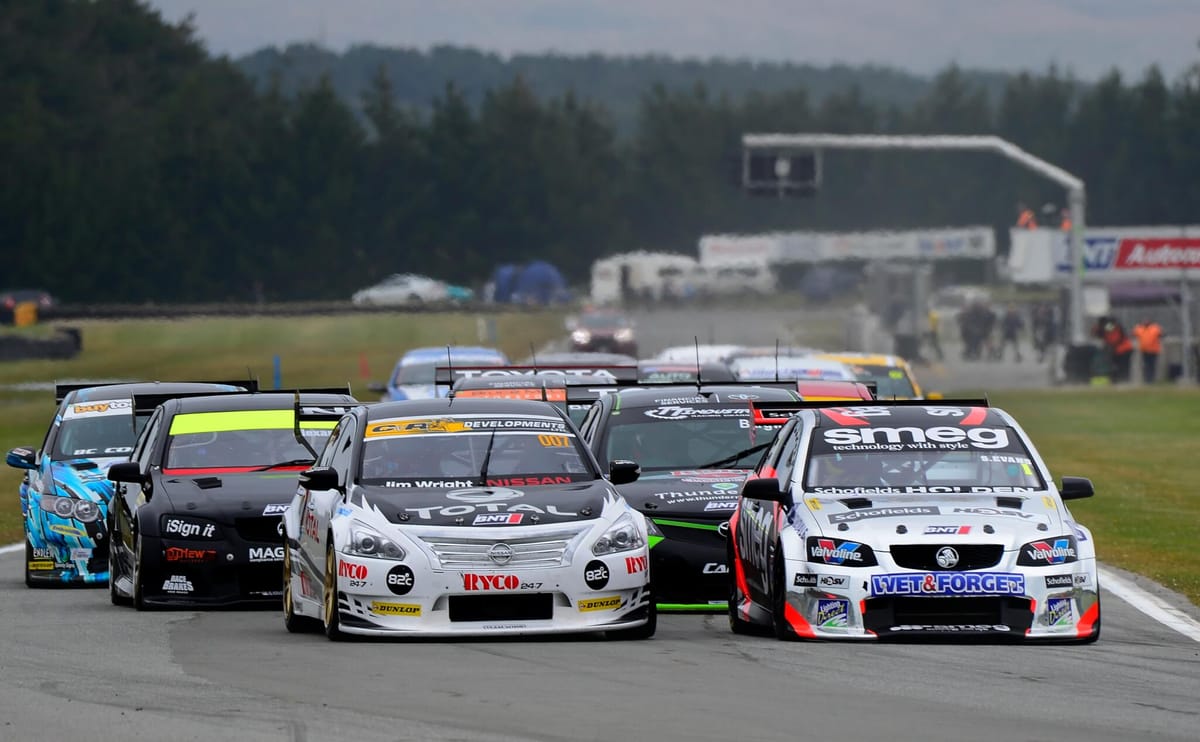 Top Class Motor Racing at Teretonga Park This Weekend
