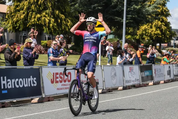 Southlander Tom Sexton Claims Maiden Tour of Southland Stage Win