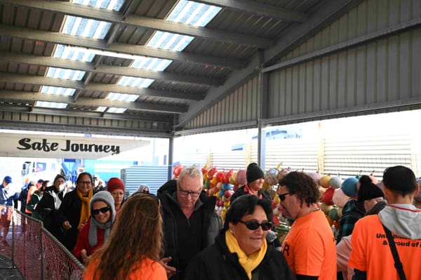 Oyster Festival Crowd Enjoy Food, Entertainment and Sun