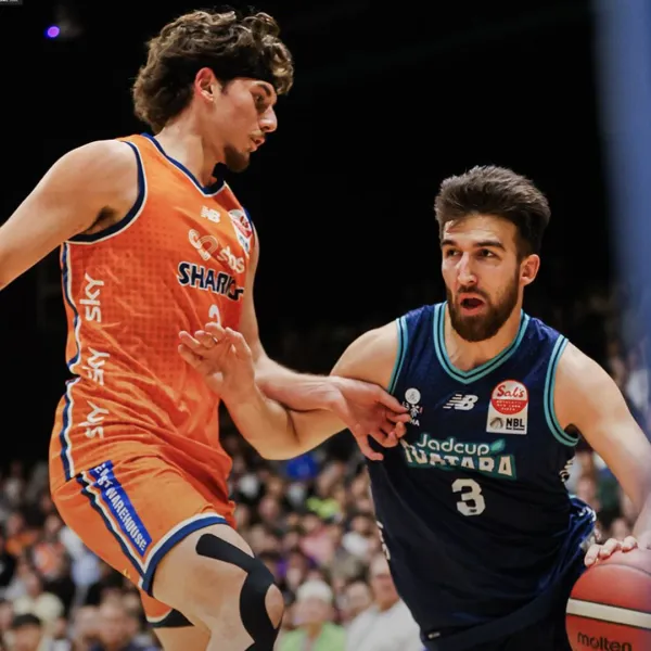 Three Sharks Score 25+ Points in Dominant Home Victory