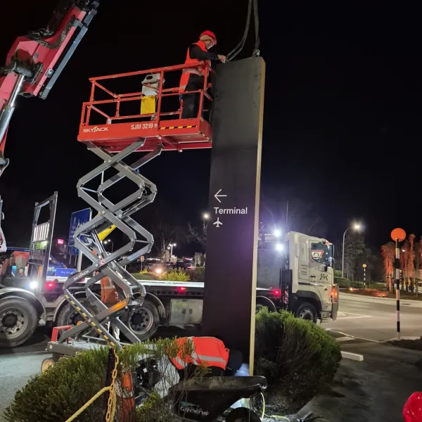 Invercargill Firm Signs on at Queenstown Airport
