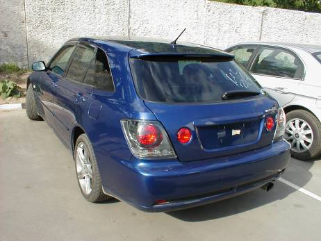 Police Seek Occupants of Green Sedan & White Ute In Relation To Sandy Point Arson