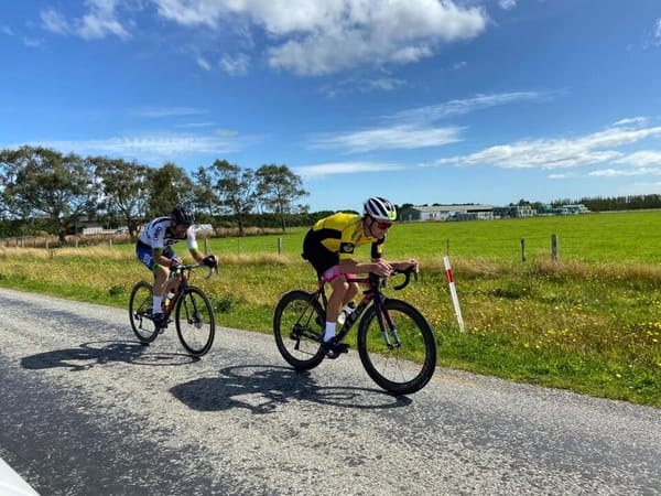 Vital Signs Fight For Yellow: Zenovich Leads After Day One